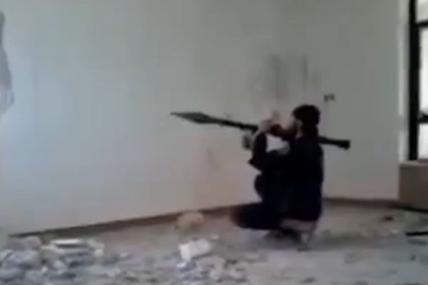 Kakva ispala... Ali bukvalno! Ispalio hitac iz bazuke i razneo sebe! (VIDEO)