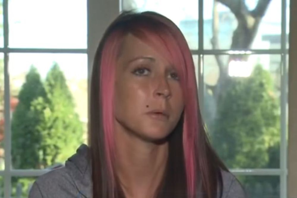 Zamalo je umrla zbog onog što radimo svi skoro svaki dan (UZNEMIRUJUĆI VIDEO)