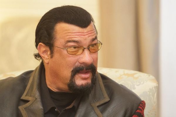 Oduševićete se kada vidite kako neuništivi Sigal đuska uz Vidovdan (VIDEO) (FOTO)