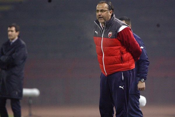 Zvezdin trener napao novinara: Sram te bilo, budalo jedna! (FOTO)