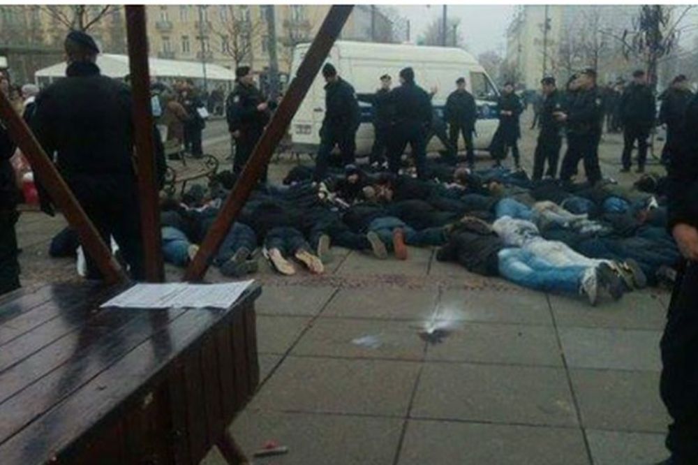 Šipke, bokseri, palice: Arsenal hladnog oružja kod navijača Hajduka! (FOTO)