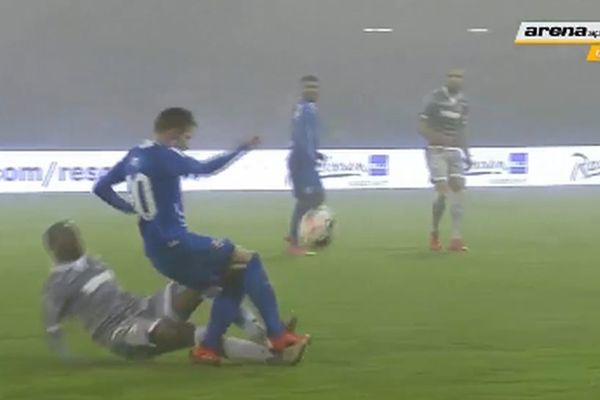 Da li je zasluženo isključenje? Crveni karton igraču Hajduka izazvao potres u Hrvatskoj! (VIDEO)