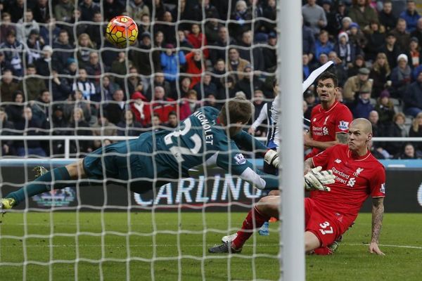 Nesrećni autogol Škrtela bacio Liverpul u nokdaun, Vajnaldum zakucao Klopovu ekipu! (VIDEO)