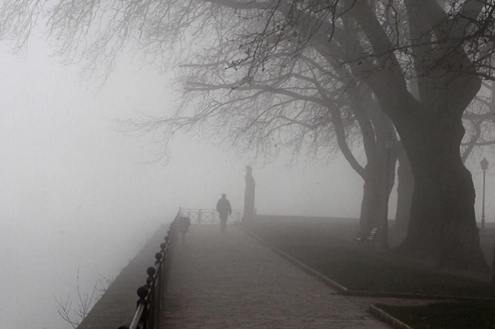 Ceo decembar nećemo videti prst pred okom: Magla do Nove godine, sneg neće ni pasti! (FOTO)