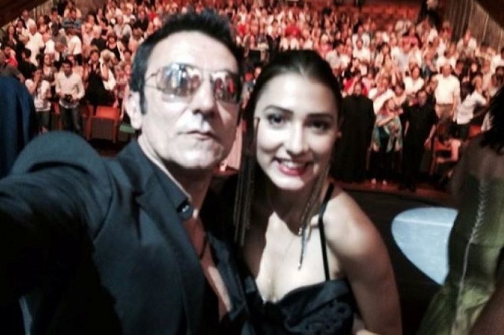 Đurina Ćerka je prava bomba! Razvaljuje i kako peva i kako izgleda! (FOTO) (VIDEO)