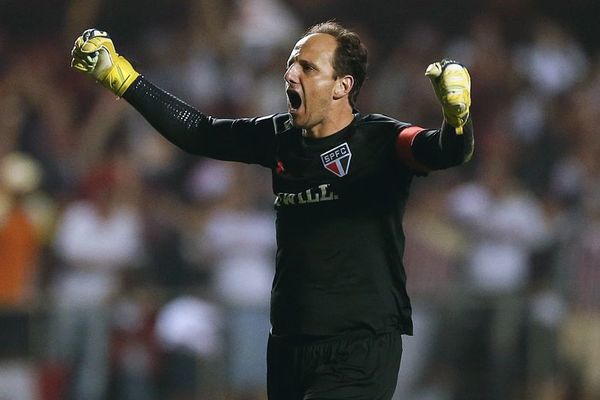 Najbolji strelac među golmanima otišao u legendu: TOP 10 evrogolova Rožerija Senija! (VIDEO)