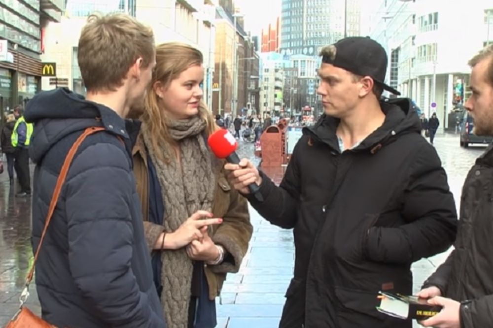 Poturili im Bibliju umesto Kurana, pa ih pitali šta misle! (VIDEO)