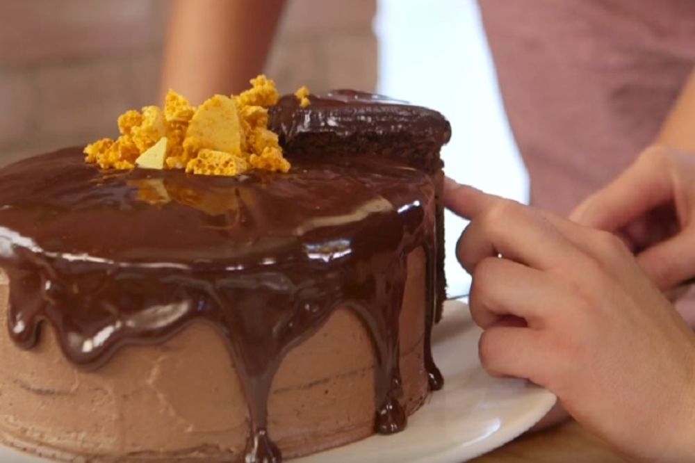 Bolje od seksa: Top 10 čokoladnih dezerta koji će vas navesti na greh! (VIDEO) (GIF)