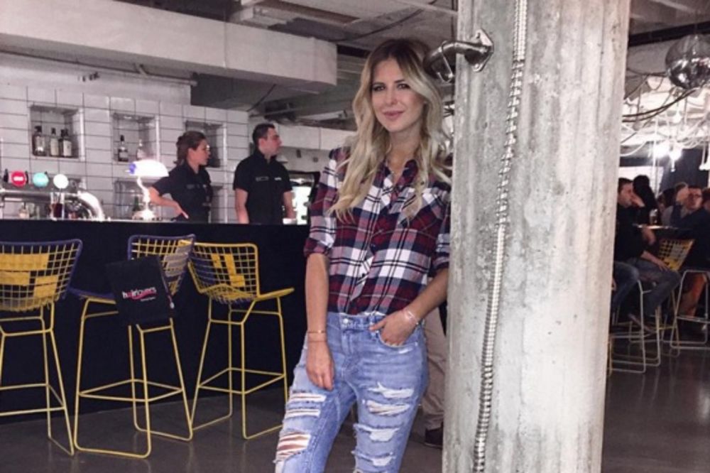 Am, am, am! Opet izdominirallah! Kad čujete kako Zorannah peva, zaboravićete njenu knjigu! (VIDEO)