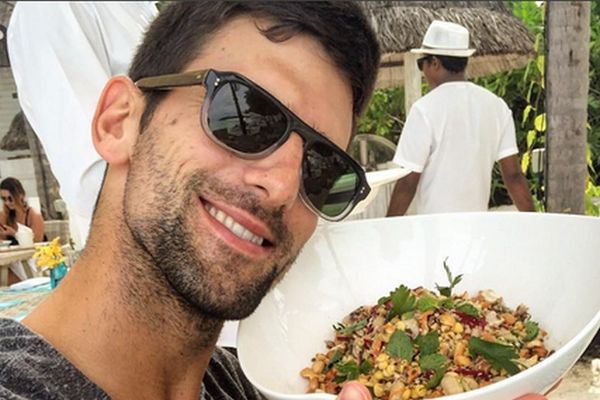 Klasičan Srbin: Novak je za vreme ručka uradio ono što i svako od nas! (FOTO)