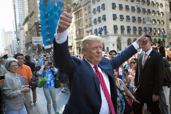 Zabranite mu da uđe u Veliku Britaniju! Trampa mrzi bar 100.000 Britanaca (FOTO)