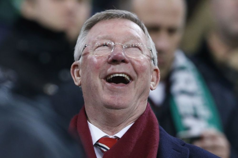 Van Gale, sram te bilo! Pogledaj sa kojom ekipom je Ferguson lagano dobio Volfsburg! (FOTO)