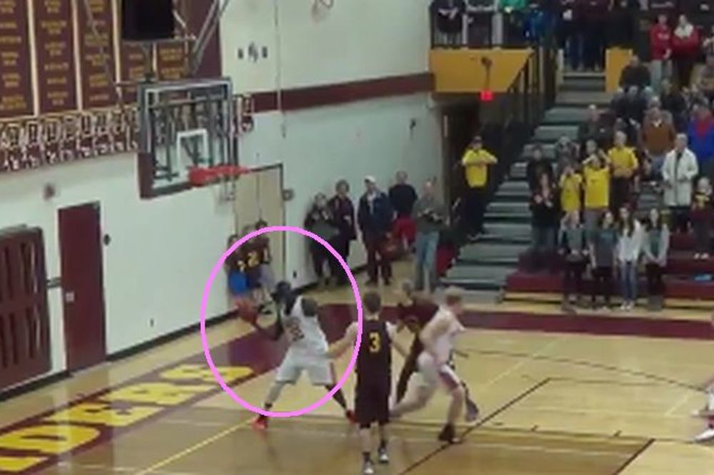 Kako je moguće postići ovakav pogodak za pobedu? (VIDEO)