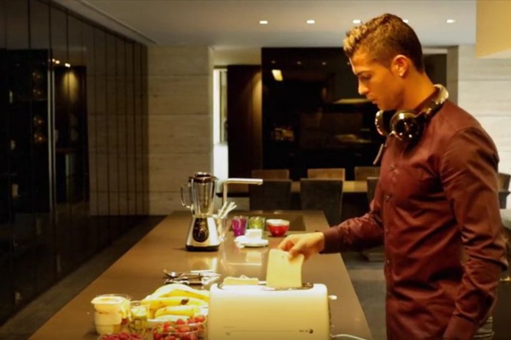Bruka i sramota u kakvom luksuzu živi Kristijano Ronaldo, ali i šta ume da radi! (VIDEO)