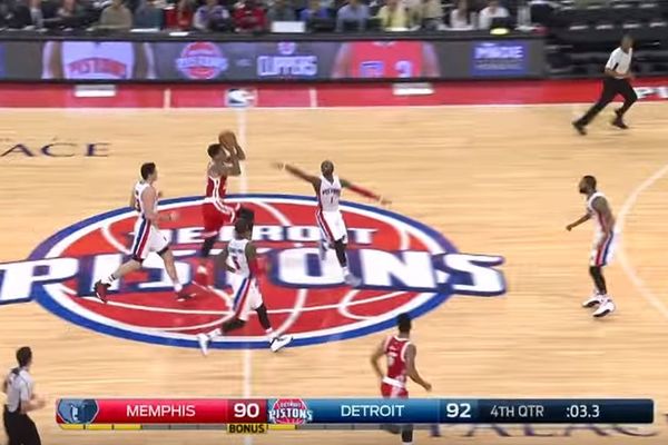 Sa zadrškom pogodio trojku sa pola terena sekund pre kraja i utišao Detroit! (VIDEO)