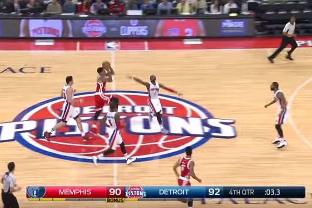 Sa zadrškom pogodio trojku sa pola terena sekund pre kraja i utišao Detroit! (VIDEO)