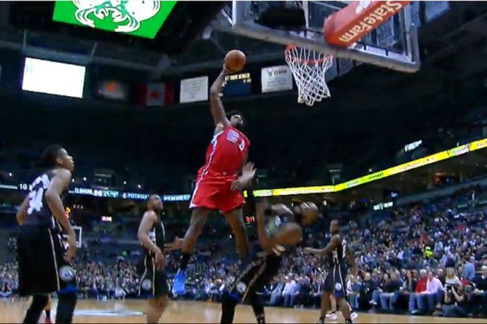 Čovek je monstrum: Igrač Klipersa iskopirao Džordanovo zakucavanje iz Spejs džema! (VIDEO)