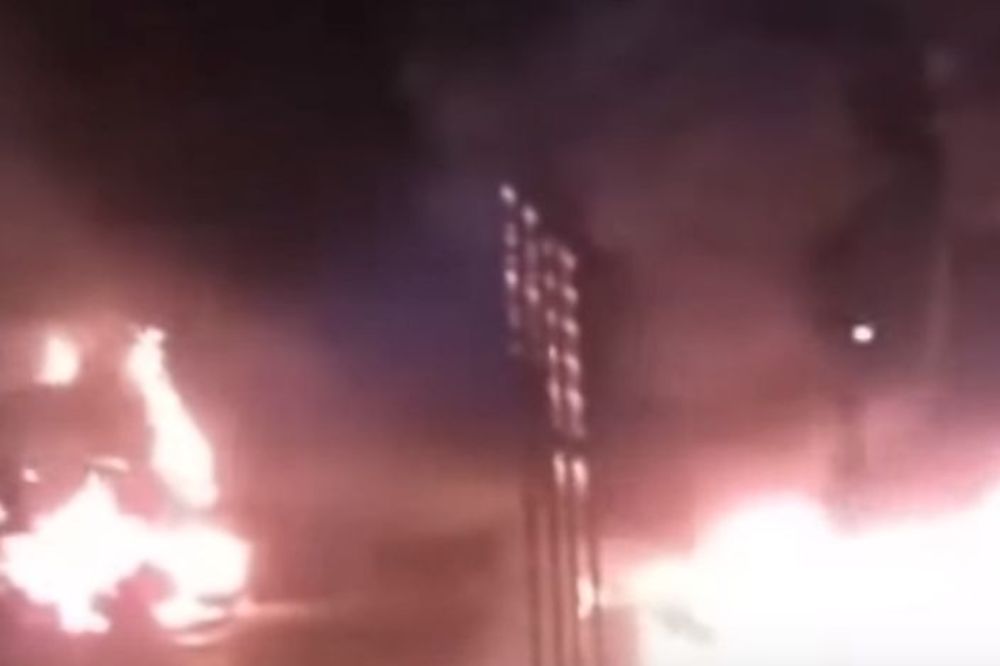 Njihov sinonim je haos: U Napulju gori kao da je Vezuv eksplodirao! (VIDEO)