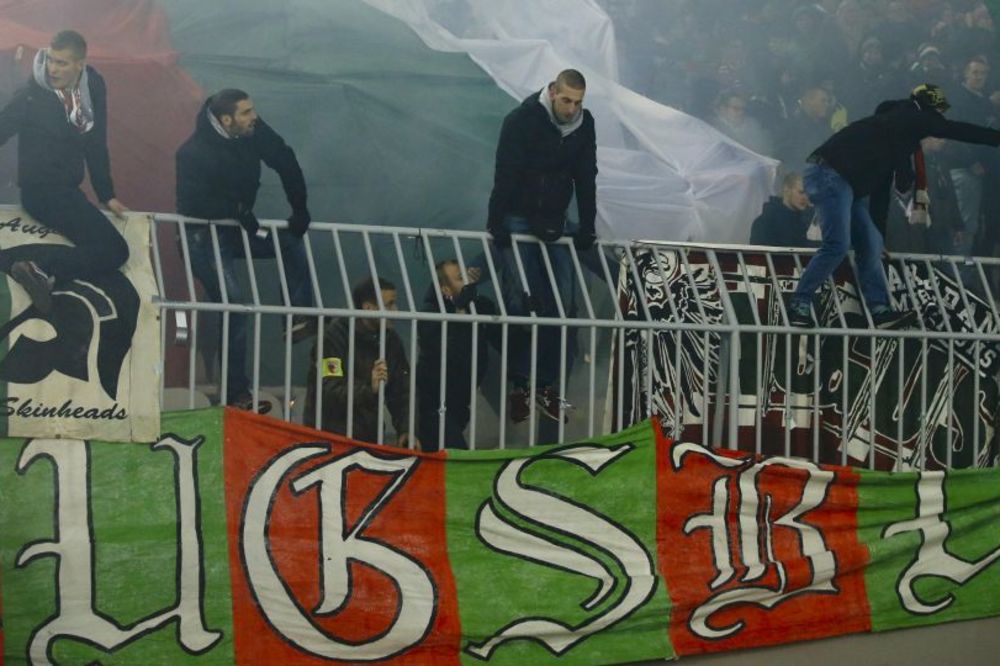 Zapamtiće Beograd: Grobari oteli zastave Nemaca! (FOTO)