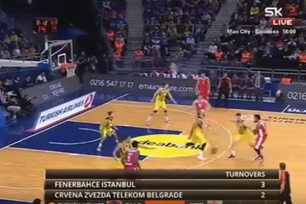 Gledao je u Simonovića na trojci, ali je samo Vilijams znao gde će ići lopta! (VIDEO)