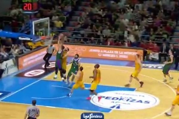 Aj, mi madre: Španski komentator urlao posle monstruznog zakucavanja Nedovića! (VIDEO)