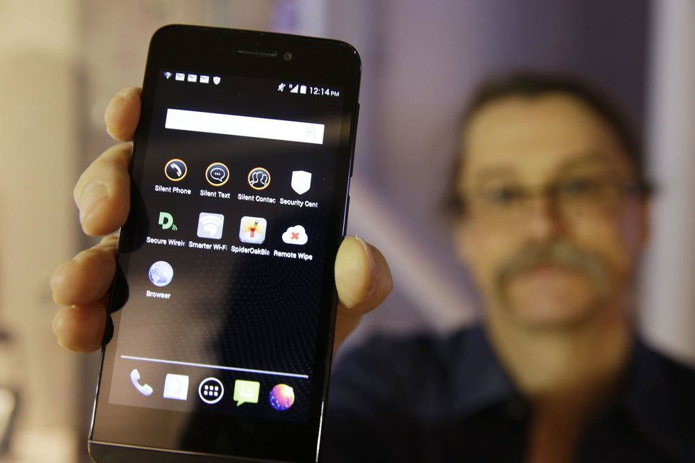 NA ŽICI: Otkrijte da li vam neko presluškuje telefon! (FOTO) (VIDEO)