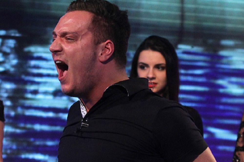 Gastoz se zaleteo pesnicama na Ružicu i Miljanu! Umalo tuča u Parovima!