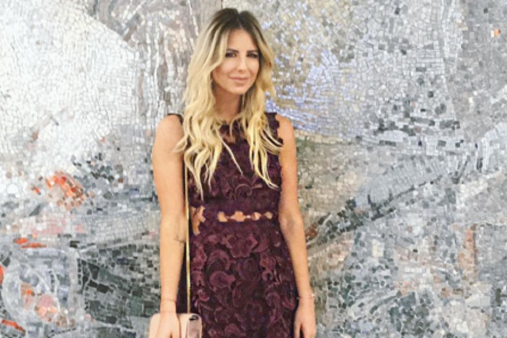 Opšta histerrijah! I bosanske tinejdžerke odlepile za knjigom od Zorannah! (FOTO) (VIDEO)