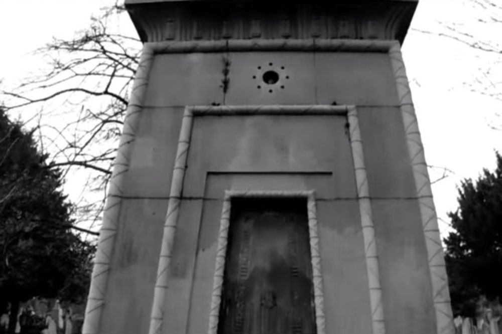 Misteriozna grobnica bez ključa: Iza njenih vrata se možda nalazi se vremeplov? (VIDEO)