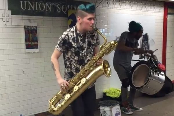 Prvo su zauzeli njujorški metro, a potom zarobili slučajne prolaznike! (VIDEO)