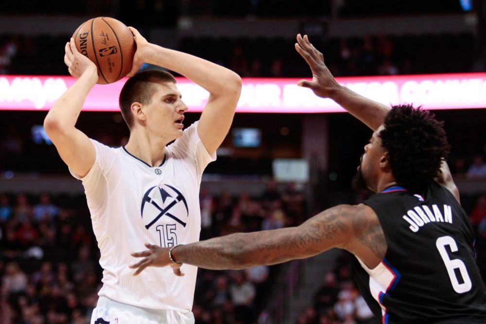 Srpski derbi u NBA dobio je Jokić, Divac gledao kako Sakramento rastura Hjuston! (VIDEO)