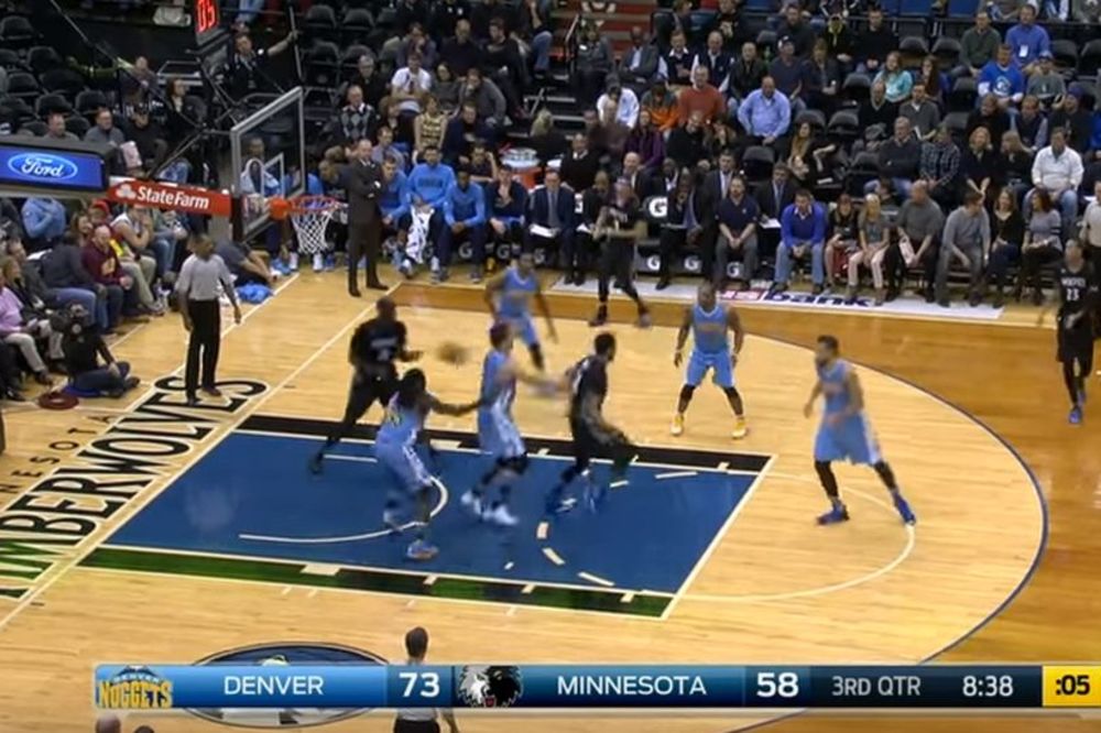 Ma, koji Teo i Vilijams, prvi pik sa drafta je imao ludačku asistenciju bez gledanja! (VIDEO)