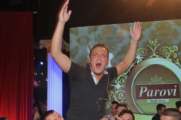 Dok god dižete noge, džoger vam neće trebati! A vagina ti je... Kome je Gastoz ovo uputio?