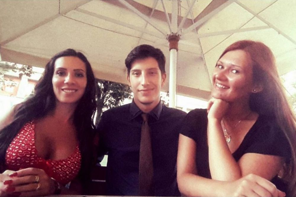 Voli starije! Sin Isidore Bjelice u zanosu sa našom poznatom folk pevačicom! (FOTO)