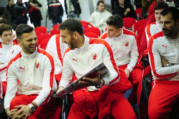 Zvezda voli Beograd, Beograd voli Zvezdu! Crveno-beli predstavili fenomenalan kalendar (FOTO)