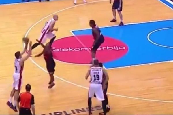 Gudurić je trojkom sa 10 metara bacio Delije u trans! (VIDEO)