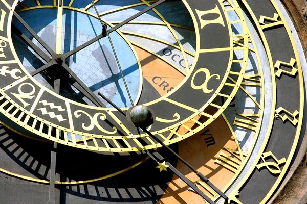 Vodolija će danas biti u centru pažnje, neko će pokleknuti pred njenim šarmom (GIF)