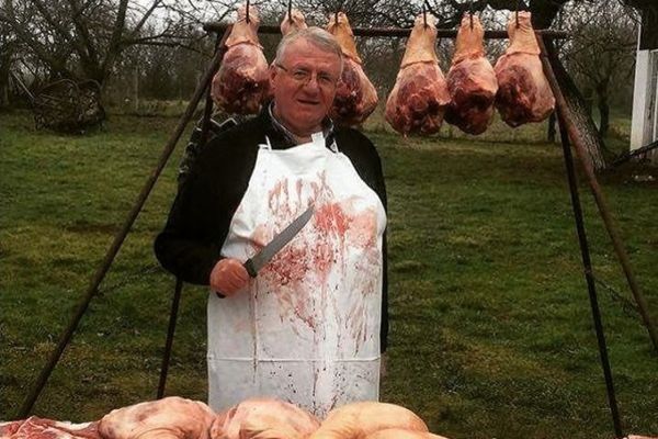 Ko kolje, zlo ne misli: Šešelj usmrtio više desetina životinja i pohvalio se time! (FOTO)