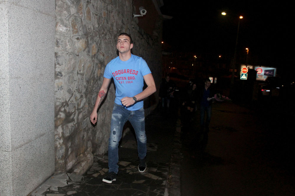 Cecin Veljko nikad srećniji, hoće da ženi Mašu! (FOTO)