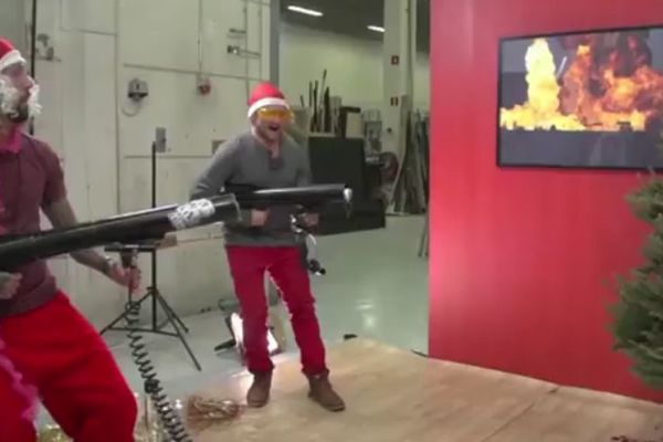 Kako okititi jelku za 5 minuta? Verujte, može! (VIDEO)