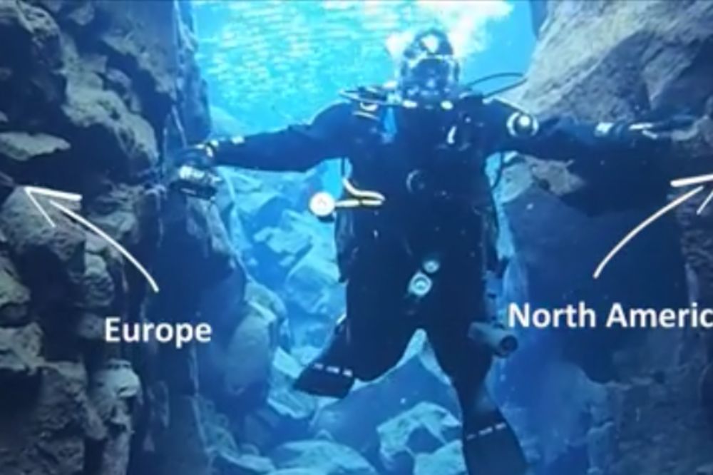 Roni između kontinenata: U levoj ruci drži Ameriku, u desnoj Evropu! (VIDEO)