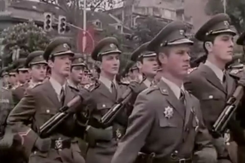 Rastavljanje puške u školama, a pojačan pasulj u kasarnama! Nekada je ovaj dan bio veliki praznik u SFRJ! (VIDEO) (FOTO)