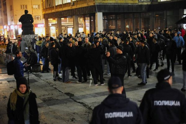 Protest Grobara zbog prekrečenog grafita: Vratite čuvara na posao! (FOTO)