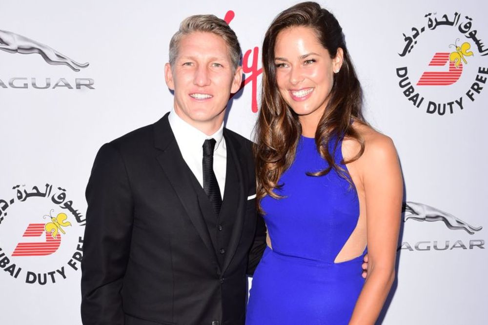 Kad vidimo haljinu, nimalo nas ne čudi što je Ana Ivanović dobila nagradu za Selfi godine! (FOTO)