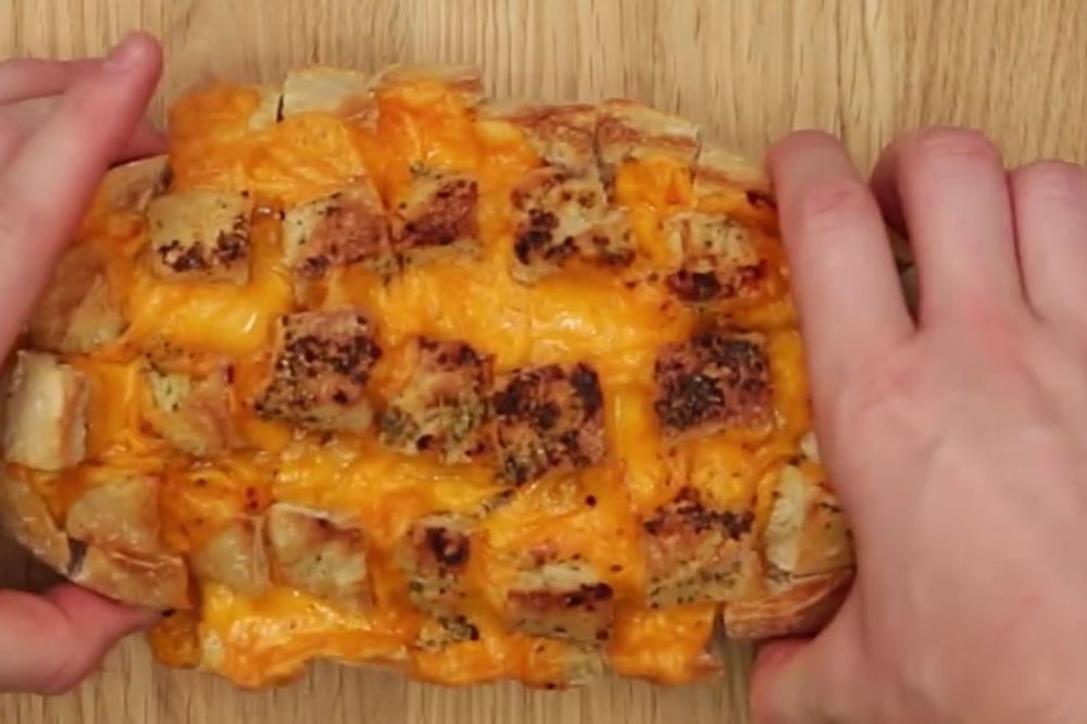Neodoljiv ukus popularnog jela od starog hleba (RECEPT) (GIF) (VIDEO)