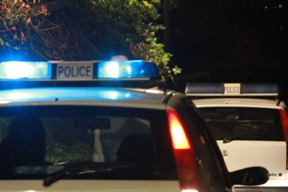 Policajac u teškom stanju: Pucao u sebe jer nije imao para da izdržava decu!