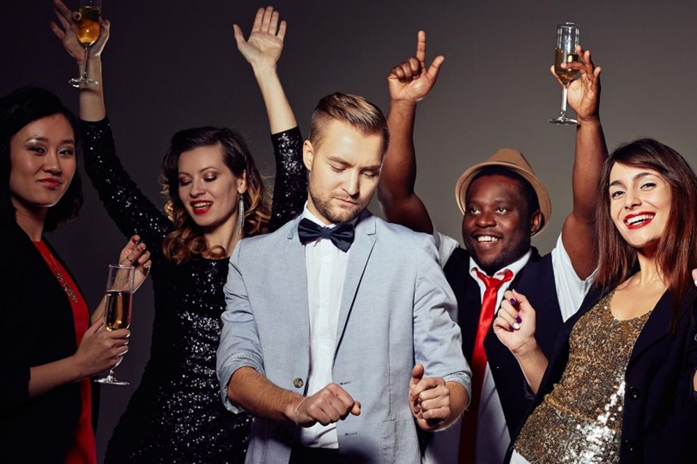 Jedan horoskopski znak će naći ljubav svog života u novogodišnjoj noći, a jedan će se veriti (GIF)