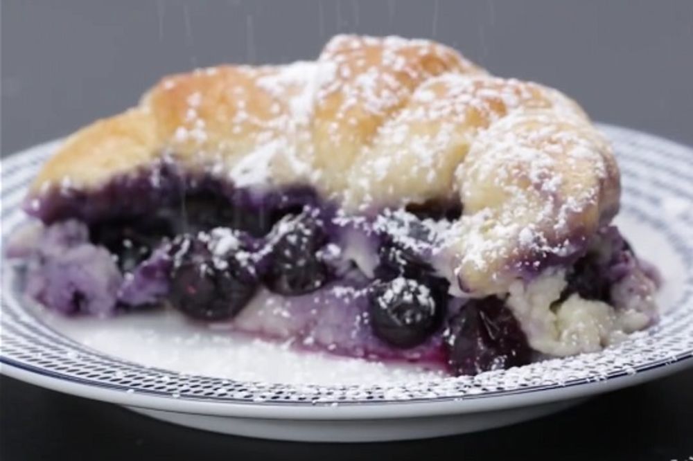 Istopiće vam se u ustima: Najslađe kiflice sa borovnicama (RECEPT) (VIDEO)