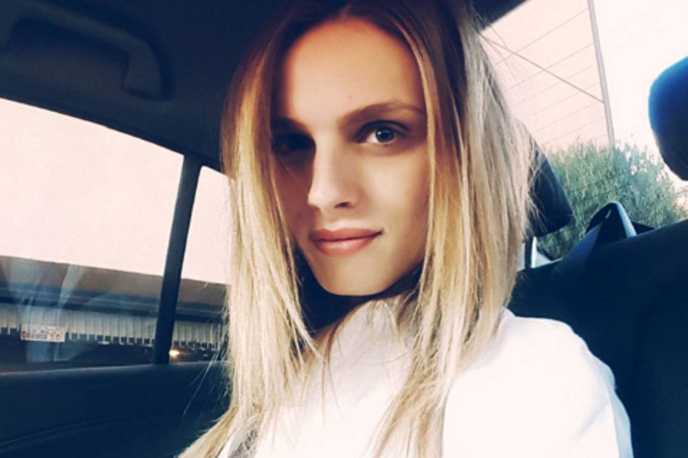 Krv nije voda: Andreja Pejić pokazala na koga je lepa (FOTO)