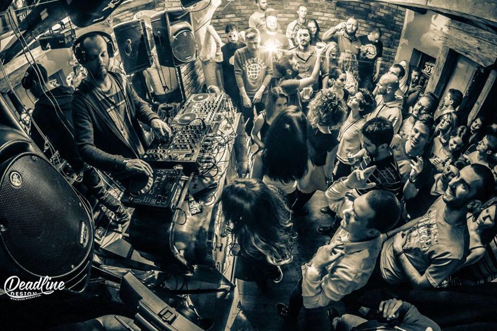 Hoćete u provod? Ovaj baja iz Mančestera garantuje pravu ludnicu u subotu veče!